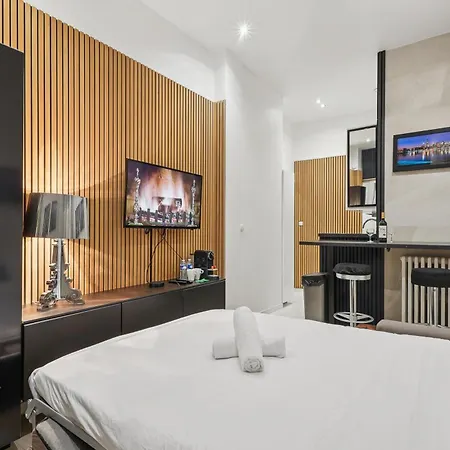 Flat Close To Arc De Triomphe Daire