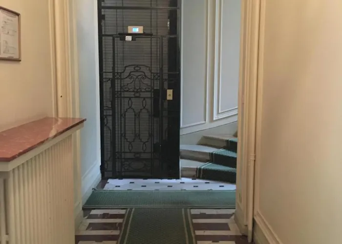 Apartment Flat Close To Arc De Triomphe Paris