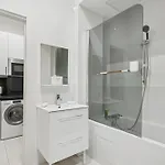 Flat Close To Arc De Triomphe
